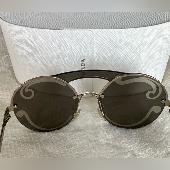 Authentic Prada Catwalk Collection Women Sunglasses - Picture 3 of 15
